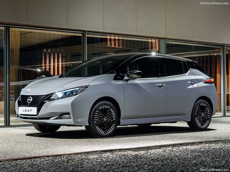 Nissan-Leaf-2022-800-01
